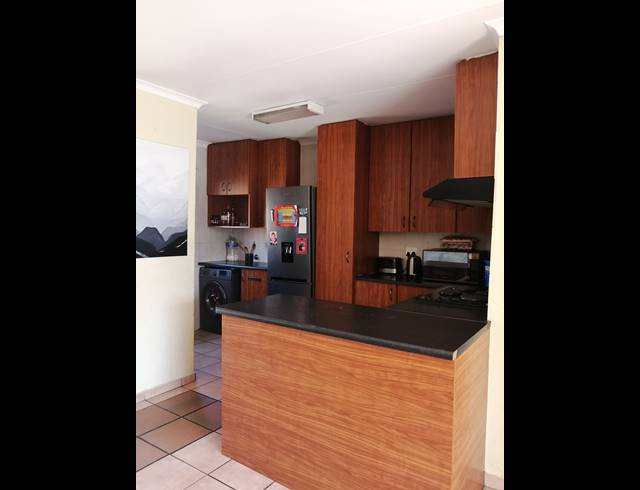 3 BEDROOM TOWNHOUSE TO LET IN WILGEHEUWEL